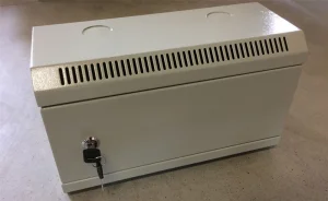 10" rack jednodílný 4U/140 DATACOM Šedý plech.dveře - obrázek 4