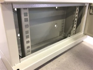 10" rack jednodílný 4U/140 DATACOM Šedý plech.dveře - obrázek 6