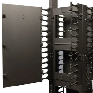 Kabelový manažer vertikální SmartRack 12 (30.48cm), kabelový kanál s výřezy pro kabely a krytem - obrázek 2