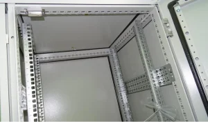 19" venkovní rozvaděč IP55 30U/600mm plech.dveře, 3-bod.zámek - obrázek 2