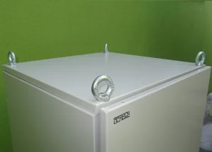 19" venkovní rozvaděč IP55 30U/600mm plech.dveře, 3-bod.zámek - obrázek 3