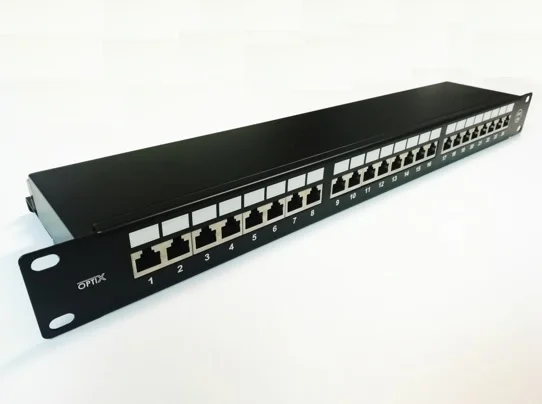 Patch panel 24p.Cat6A STP 1U osazený černý