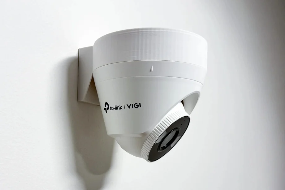 TP-LINK VIGI držák na stěnu s krytkou kabelů, bílý