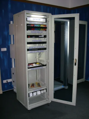 Datacom 19"rack stoj. 42U/600x800 Rozebíratelný - obrázek 6