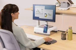 Stojan pod monitor Fellowes BREYTA bílý - obrázek 2