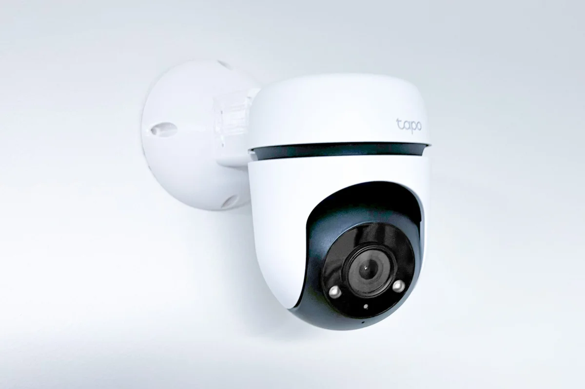 TP-LINK Tapo držák nástěnný bílý C500/C510W/C520WS