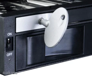AKASA Lokstor M51 - 2.5" a 3.5" HDD rack do 5,25" - obrázek 2