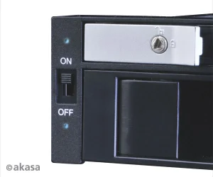 AKASA Lokstor M51 - 2.5" a 3.5" HDD rack do 5,25" - obrázek 6