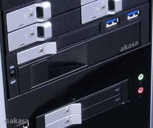 AKASA Lokstor M51 - 2.5" a 3.5" HDD rack do 5,25" - obrázek 7
