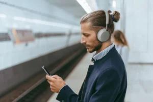 BH72 with Charging Stand UC Light Gray USB-C/Stereo/ANC/USB-C/BT/Bezdrát/Stand/Šedá - obrázek 4