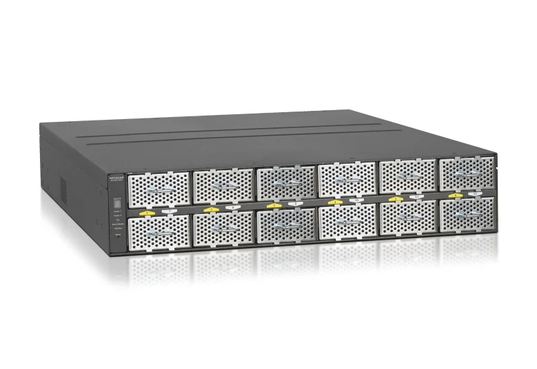 NETGEAR M4300-96X switch bez karet a zdroje