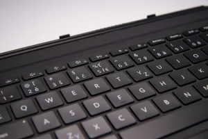 Microsoft Surface Go Type Cover (Black) Refresh, Commercial, CZ&SK - obrázek 3