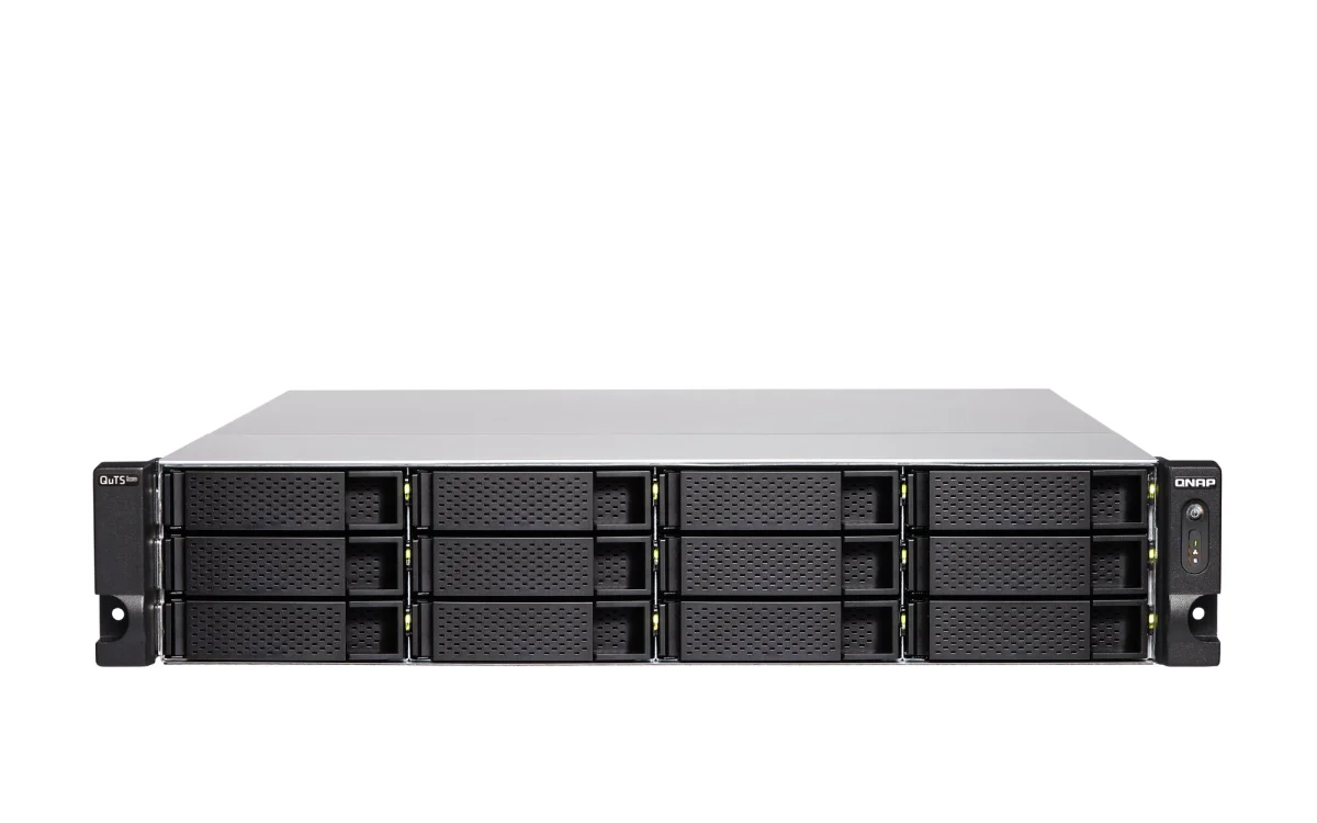 QNAP TS-h1886XU-RP Xeon 3,2GHz, 16GB RAM, 18 HDD slotů