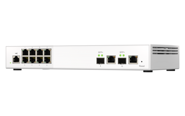 QNAP řízený switch QSW-M2108-2C (8x 2,5GbE RJ45 a 2x kombinované 10GbE SFP+ / RJ-45)