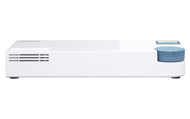 QNAP řízený switch QSW-M408-2C (12portů: 8x Gigabit port + 4x 10G SFP+ /2x 10GbE kombo porty)