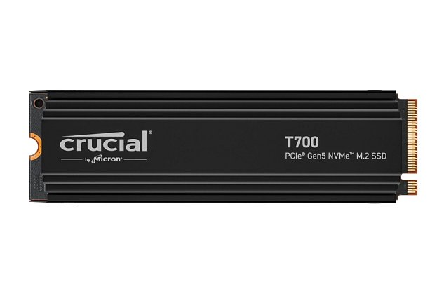 Crucial T700 2TB PCIe Gen5 NVMe M.2 SSD heatsink