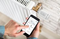 iGET HOME TS10 Thermostatic Radiator Valve - termostatická hlavice, Zigbee 3.0, LED LCD