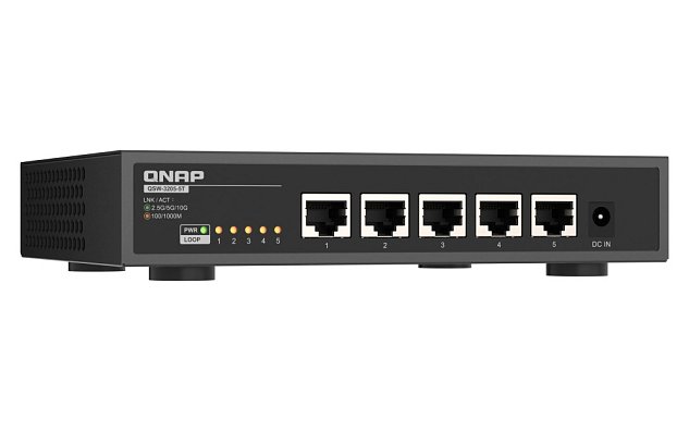 QNAP switch QSW-3205-5T (5x 10GbE port, pasiv. chlazení, podpora 100M/ 1G/ 2,5G / 5G a 10G)