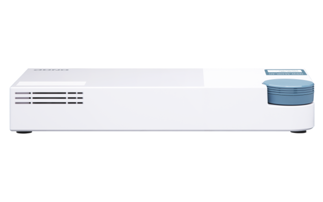 QNAP řízený switch QSW-M408-4C (12 portů: 8x Gigabit port + 4x 10G SFP+ / 10GbE kombo porty)