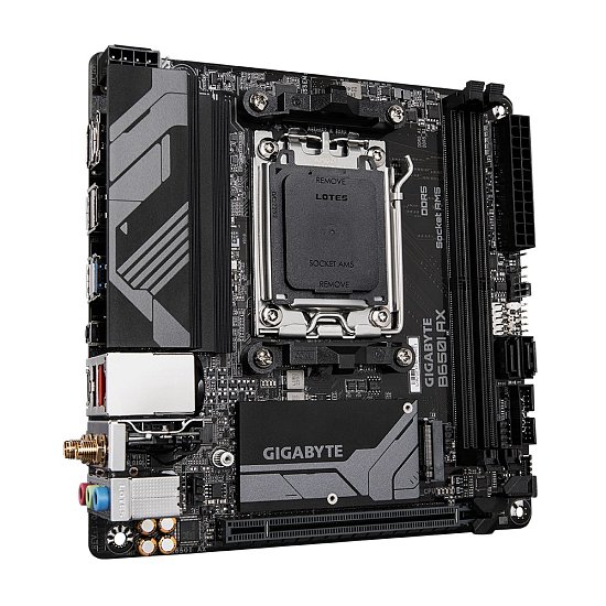 GIGABYTE B650I AX