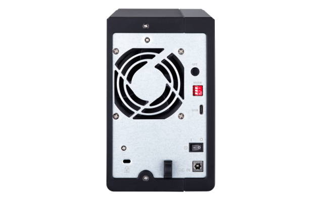 QNAP TR-002 rozšiřovací jednotka pro PC či QNAP NAS (2x SATA / 1x USB 3.1 typu C - Gen 2)