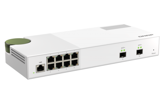 QNAP řízený switch QSW-M2108-2S (8x 2,5GbE RJ45 a 2x 10GbE SFP+)