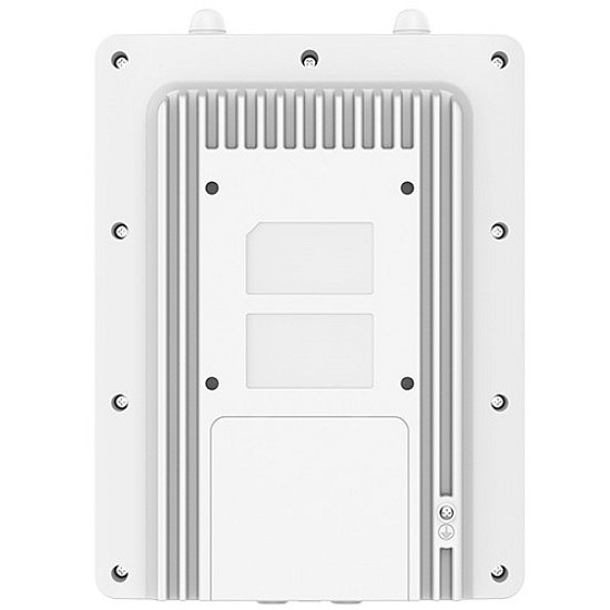 Grandstream GWN7670LR venkovní přístupový bod Wi-Fi 7,IP66, 2x2:2 MIMO,propustnost 3,6 Gb/s, 2,5Gbit