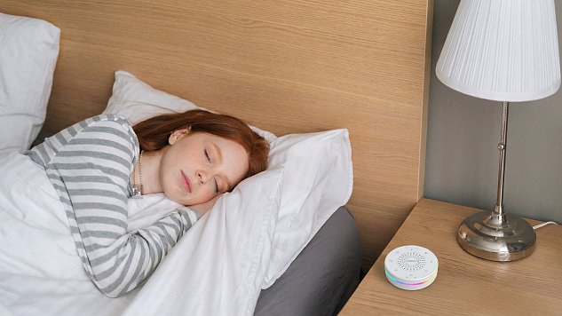 EVOLVEO Nubiloo – uspávací modul s bílým šumem, ukolébavkami a barevným světlem na dobrou noc