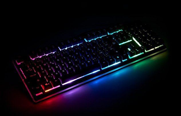 Polomechanická herní klávesnice C-TECH Iris (GKB-08), casual gaming, CZ/SK, duhové podsvícení, USB