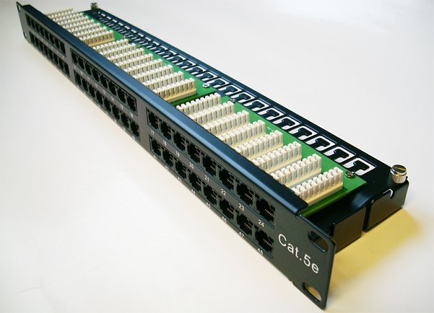 DATACOM Patch panel 48p. Cat5e 1U BK 8x6p. Modul, UTP, 19