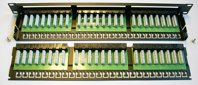 DATACOM Patch panel 48p. Cat5e 1U BK 8x6p. Modul, UTP, 19