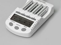 AVACOM JVL-505 inteligentná nabíječka baterií (AA, AAA)