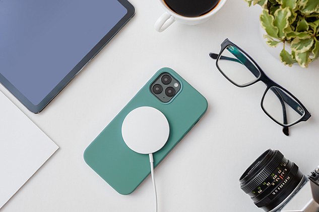 ER Bezdrátová Magsafe nabíjecí podložka 15W bílá ER Bezdrátová Magsafe nabíjecí podložka 15W bílá